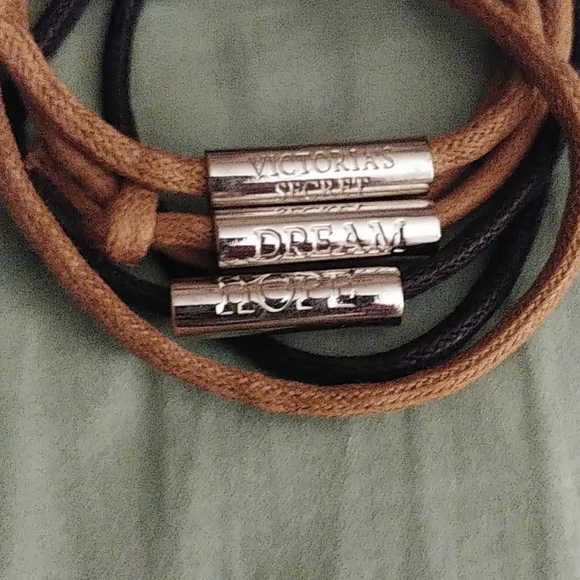 Adjustable bracelets - Picture 2 of 3